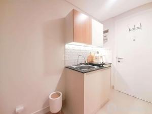 Elegant and Cozy Studio Barsa City Apartment By Travelio