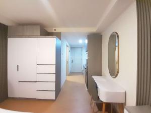 Modern Classic Studio at Mataram City Apartment By Travelio