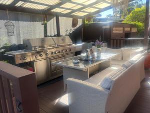 울런공 Wellness Stay in Private Home near beaches, rainforest and South Coast, 2 rooms booked separately 싱글룸 로비