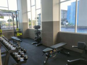 Comfy and Spacey 2BR Apartment at Suncity Residence By Travelio - 3hvězdičkové hotely ve městě Sidoarjo