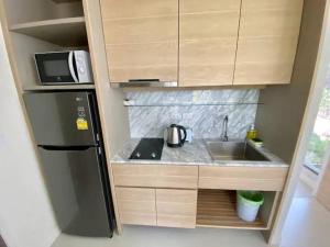 Stunning sea view apartment with pool