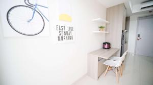 Good Choice and Homey 1BR Grand Sungkono Lagoon Apartment By Travelio