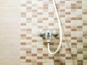 Homey and Warm 1BR at Student Castle Yogyakarta Apartment By Travelio