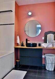 "STARRY in SO" 47m2, parking gratuit, rue calme et arborée, METRO 10 min, Stade de France 24min à pied