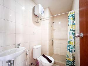 Compact 2BR at Apartemen Vida View Makassar by Travelio