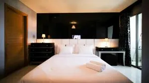 Spacious and Comfy 2BR Apartment at Aryaduta Residence Surabaya By Travelio - Siwalapkerto