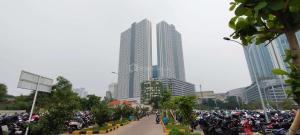 Homey Studio at Orchard Supermall Mansion Apartment By Travelio