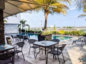 Cozy Studio The Square Surabaya Apartment By Travelio - Siwalapkerto