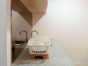 Comfy and Nice Studio at 27th Floor De Prima Apartment By Travelio