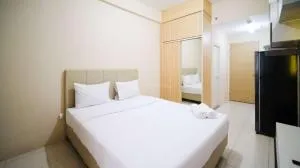 Simple and Comfortable Living Studio at Bale Hinggil Apartment By Travelio - Medokanayu