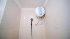 Simple and Comfortable Living Studio at Bale Hinggil Apartment By Travelio