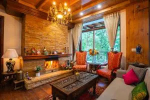 Alt Life Luxe - Dalhousie - Hill Top Heritage Property - Chuāri Khās