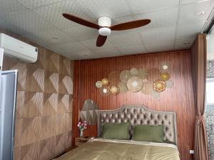 N&D Happy House- Studio Apartment - Phong tieu chuan khach san, bep nau va nha ve sinh trong khuon vien