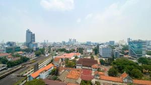 Warm and Best Studio at Menteng Park Apartment By Travelio