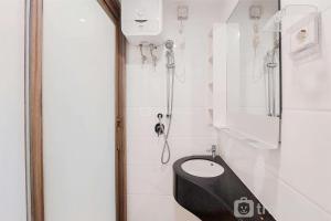 Best and Nice Studio at Sky House BSD Apartment near AEON Mall By Travelio