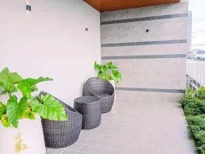 Nice and Modern Studio at 38th Floor Pacific Garden Apartment By Travelio - Pakulonan Dua