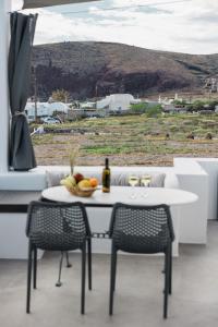 Red Beach Harmony suites Modestos