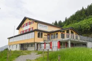 Berggasthaus Zanuz - 巴尔采斯