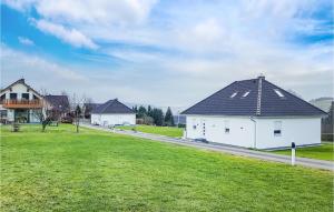 Nice Home In Aue-Bad Schlema With Wifi