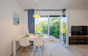 Nice Home In Brsec With Wifi 