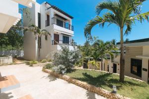 RedDoorz @ LM Apartelle Boracay