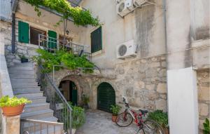 2 Bedroom Nice Home In Baska Voda 