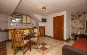 2 Bedroom Nice Home In Baska Voda