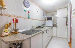 2 Bedroom Cozy Apartment In Gandia