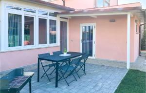 Nice Home In Castiglione Della Pesc