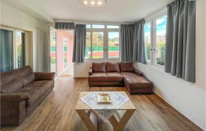 Nice Home In Castiglione Della Pesc