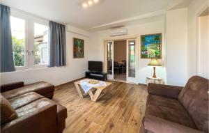 Nice Home In Castiglione Della Pesc