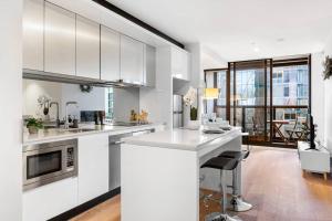 2 Units! Dual Building CBD Living, 1 Min to SkyBus