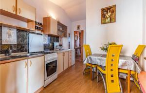 1 Bedroom Awesome Apartment In Liznjan