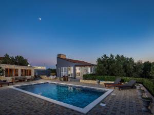 Countryside villa in Polaca with private pool