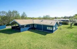 Nice Home In Skælskør With Sauna - Rude