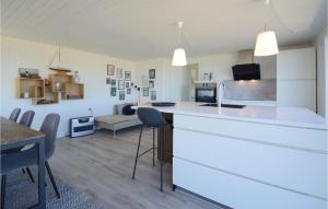 2 Bedroom Beautiful Home In Hejls