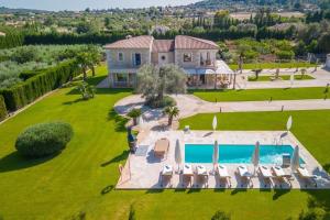 Luxuriöses Landhaus mit Whirlpool im Freien und Pool, ideal für Veranstaltungen