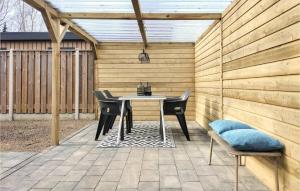 2 Bedroom Cozy Home In Heinkenszand