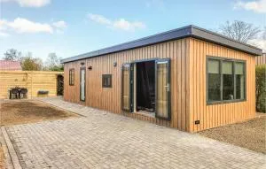 2 Bedroom Cozy Home In Heinkenszand - Graszode