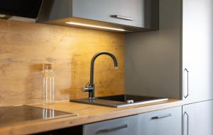 2 Bedroom Amazing Apartment In Lopar 