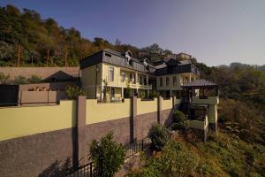 Holiday Village