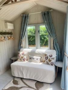 Birds and The Bees Summer House