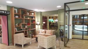 Hotels Logis Hotel des Bourbons : photos des chambres