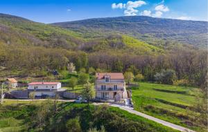 Amazing Home In Vrlika With Wifi