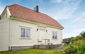 4 Bedroom Lovely Home In Fusa - Hagavik