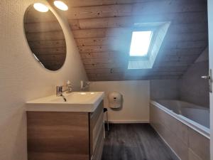 La Maison Bleue, Suite