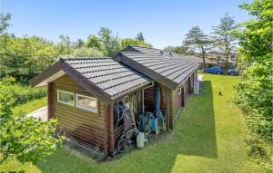 Three-Bedroom Holiday Home In Farevejle