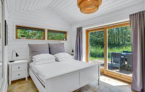 Three-Bedroom Holiday Home In Farevejle
