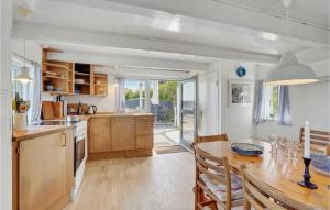 1 Bedroom Cozy Home In Mesinge