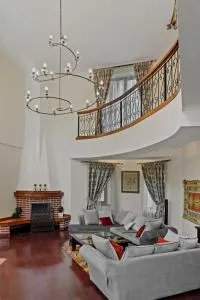 Wine Cellar Villa with Beautiful Garden in Sinaia - Busteni - Poiana Ţapului